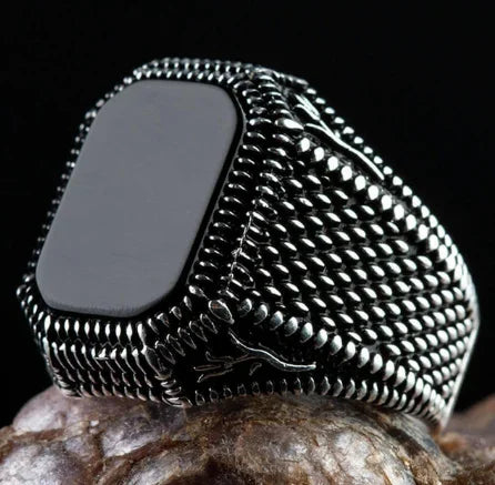 Men's Retro Inlaid Emerald Signet Ring