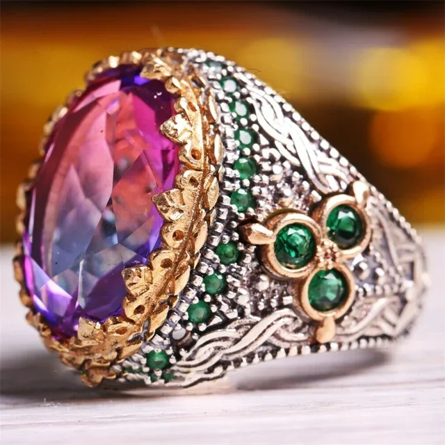 Men's Retro Inlaid Emerald Signet Ring