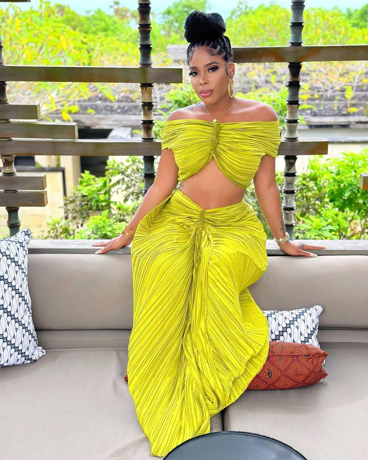Women's Crop Top and Long Pleated Skirt Two-Piece Set