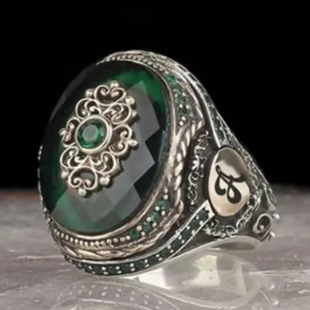 Men's Retro Inlaid Emerald Signet Ring