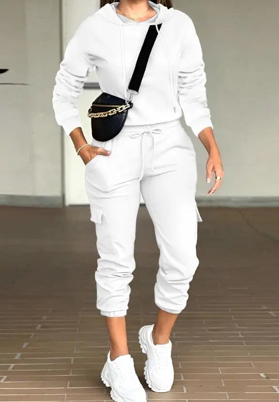 Women's Solid Round-Neck Short-Sleeve Top and Multi-Pocket Jogger Set