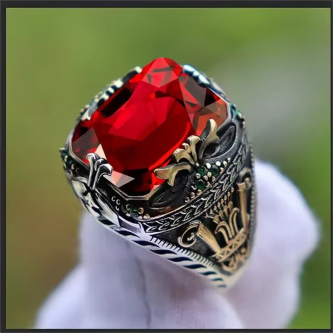 Men's Retro Inlaid Emerald Signet Ring