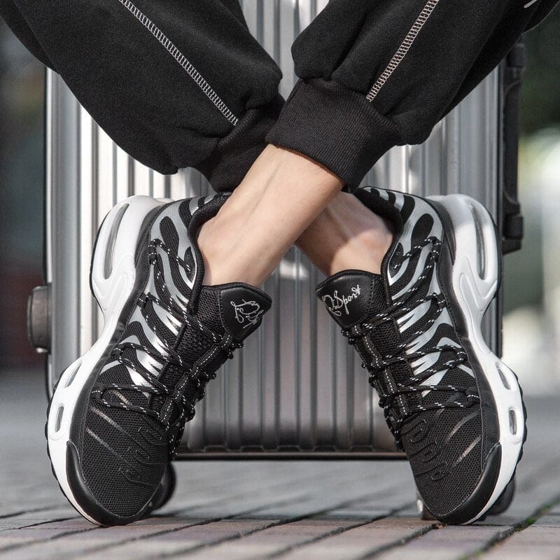 Men's Lightweight Breathable Lace-Up Outdoor Jogging Sneakers