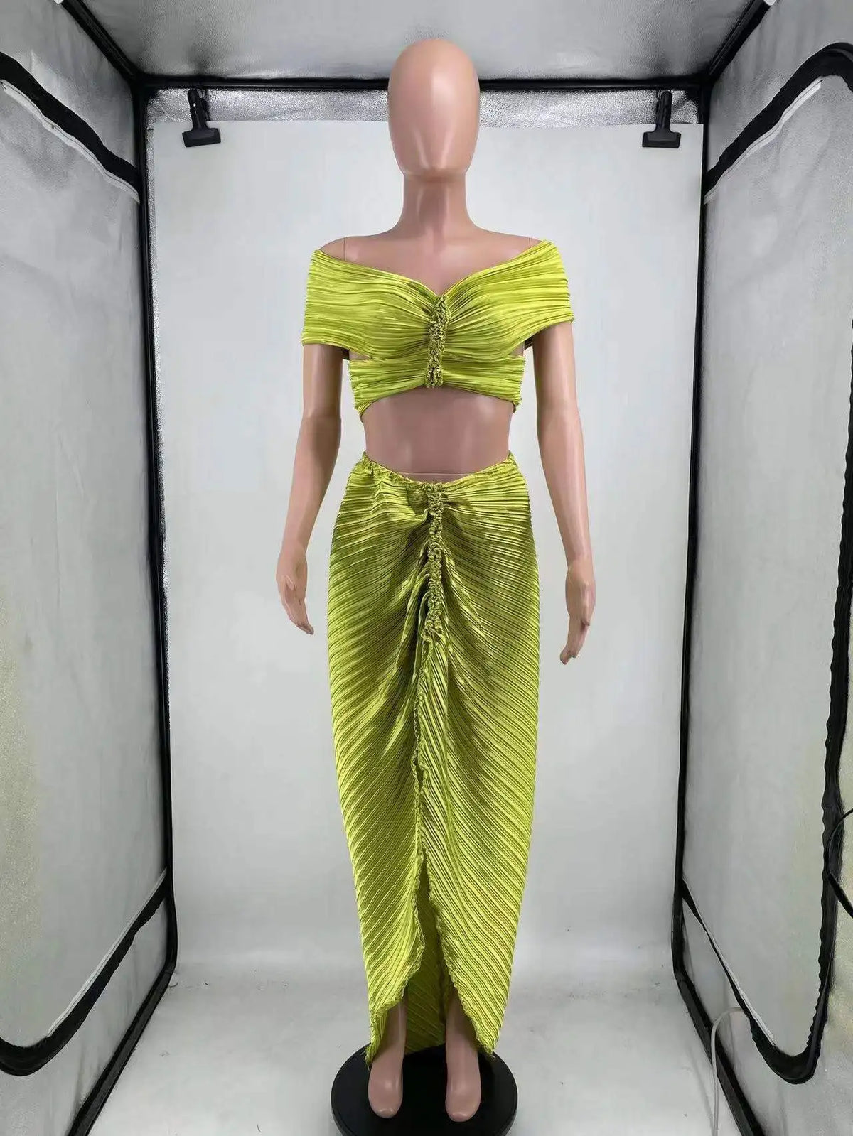 Women's Crop Top and Long Pleated Skirt Two-Piece Set