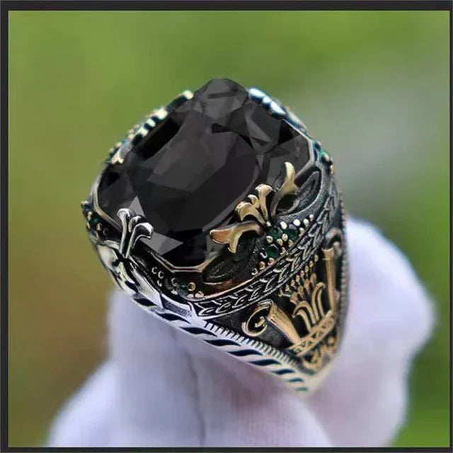 Men's Retro Inlaid Emerald Signet Ring
