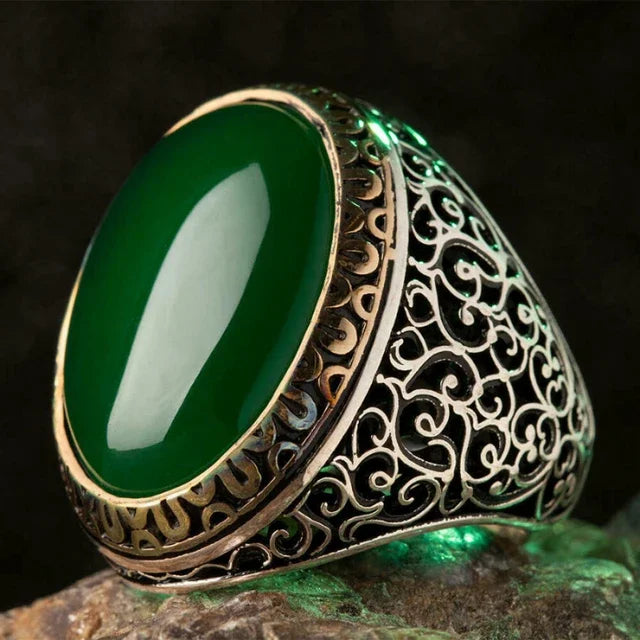 Men's Retro Inlaid Emerald Signet Ring