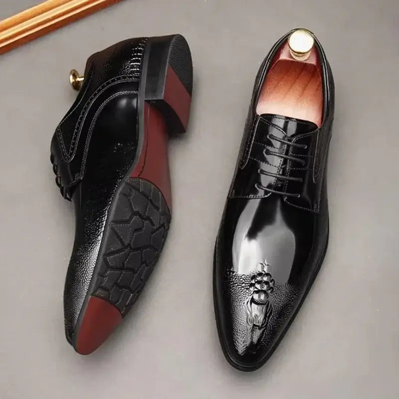 Men's crocodile-pattern pointed toe dress shoe detail