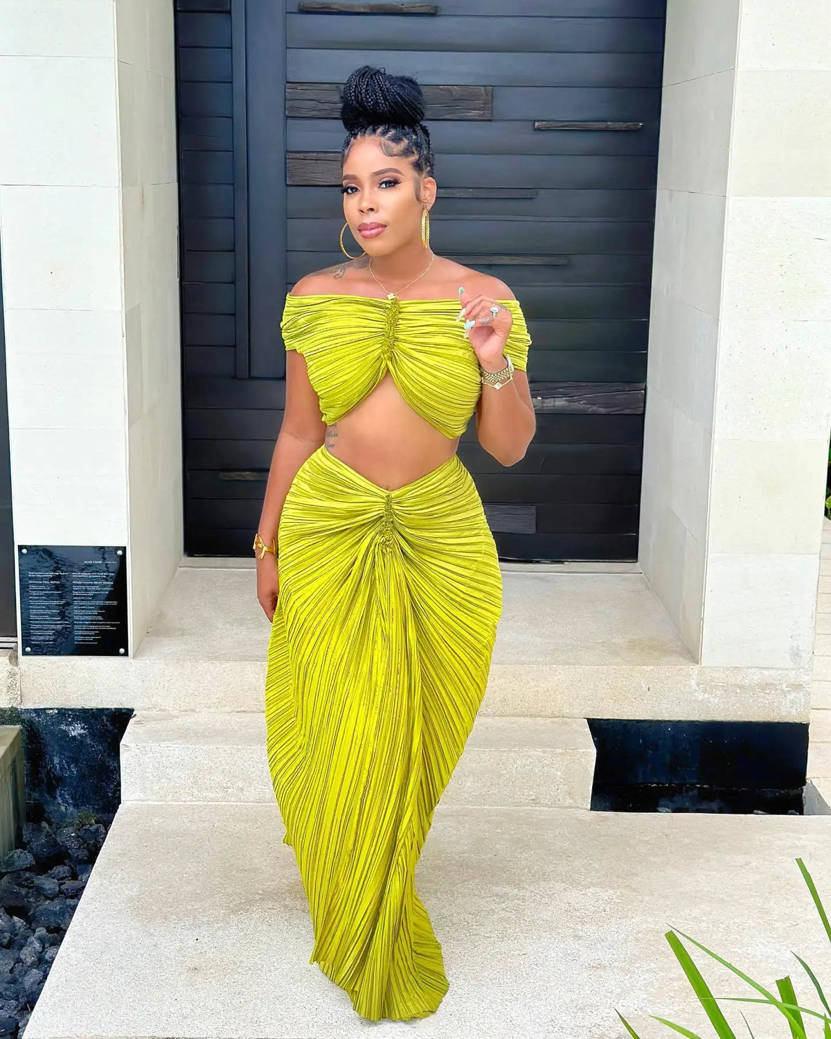 Women's Crop Top and Long Pleated Skirt Two-Piece Set