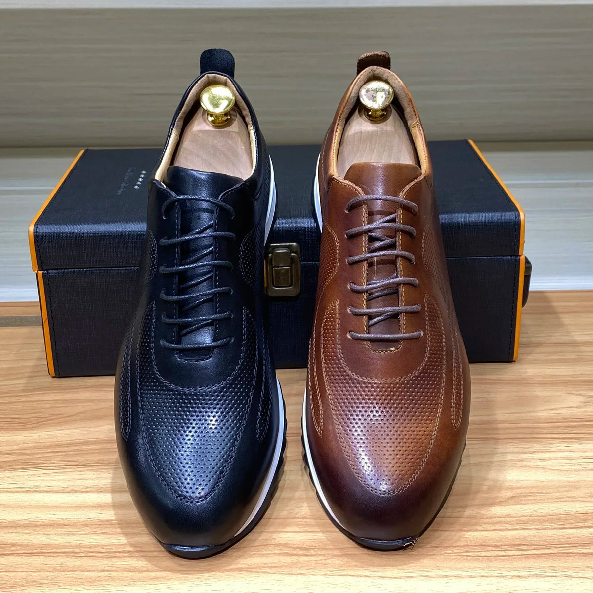 Men's Genuine Leather Lace-Up Oxford Casual Sneakers Travel Flats