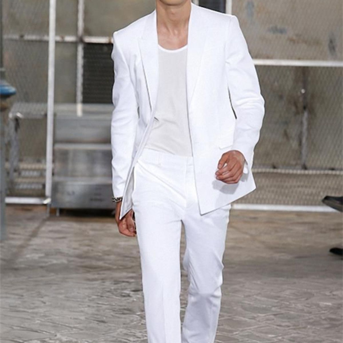 Men's White Long Jacket and Trousers Peaked-Lapel Wedding Tuxedo