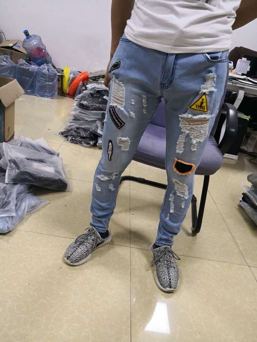 Men's Hole Badge Embroidery Skinny Denim Jeans